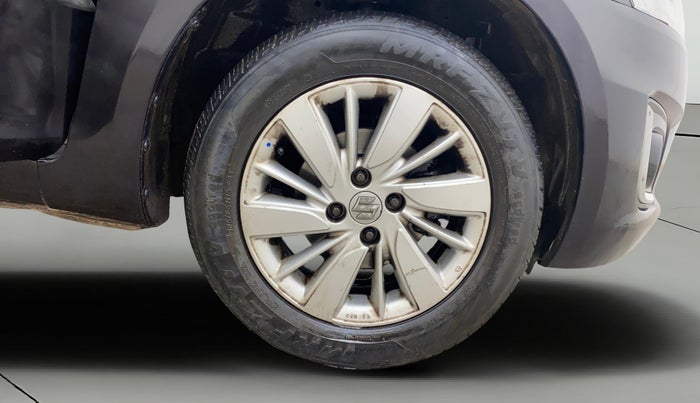 2015 Maruti Swift ZDI, Diesel, Manual, 83,737 km, Right Front Wheel