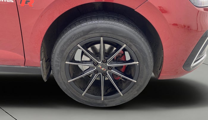2023 Volkswagen VIRTUS TOPLINE TSI 1.0 AT, Petrol, Automatic, 79,620 km, Right Front Wheel