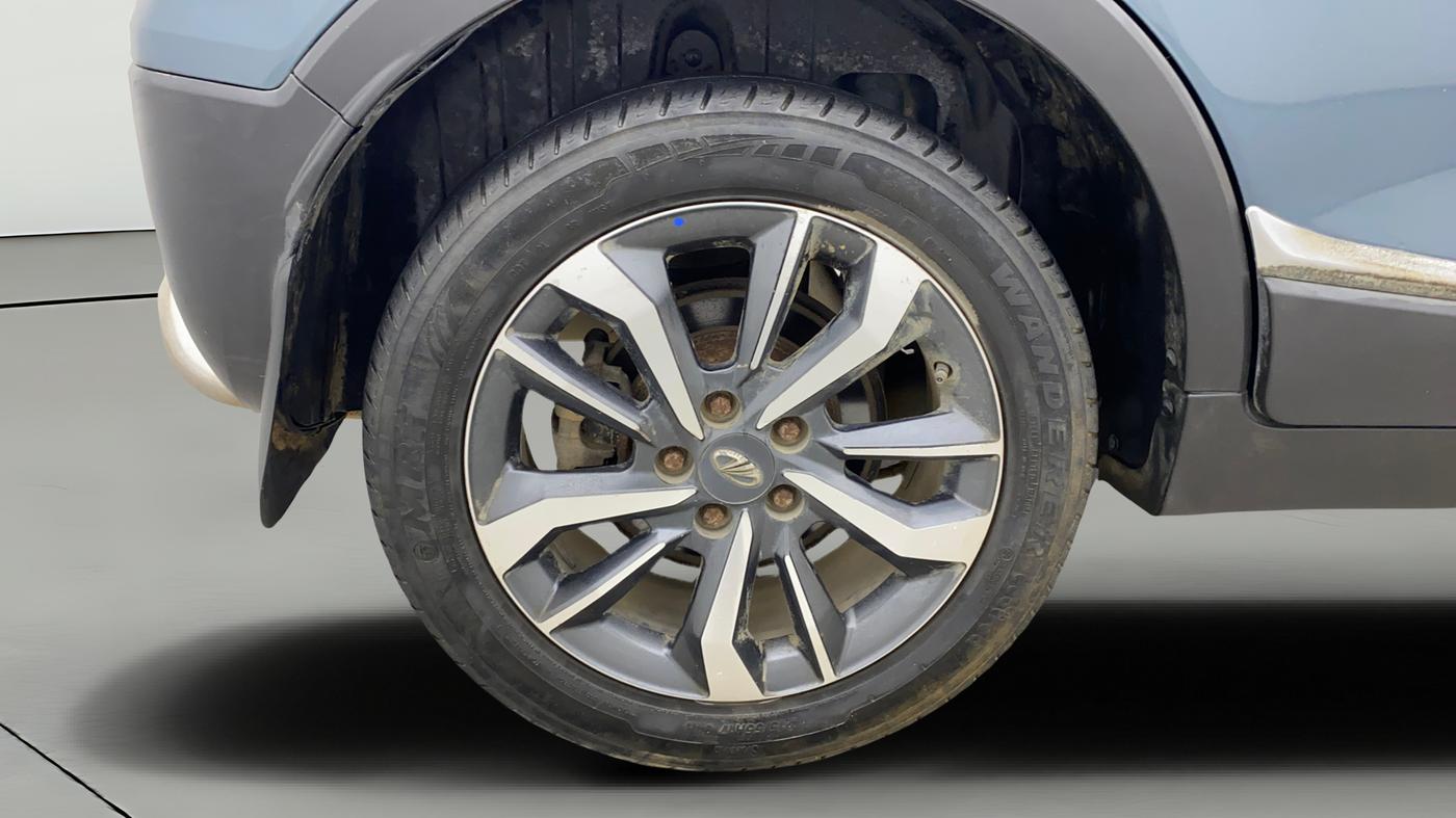 2021 Mahindra XUV300 W8 (O) 1.2 PETROL AMT, Petrol, Automatic, 57,357 km, Right Rear Wheel