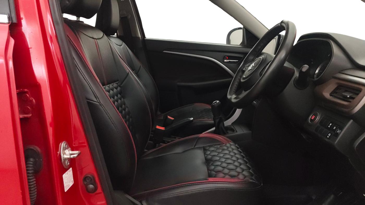 2024 Maruti BREZZA ZXI SMART HYBRID DUAL TONE, Petrol, Manual, 11,358 km, Right Side Front Door Cabin