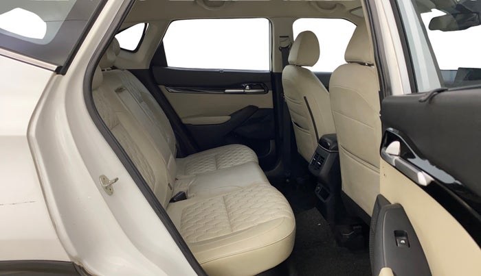 2020 KIA SELTOS HTX IVT 1.5 PETROL, Petrol, Automatic, 1,37,635 km, Right Side Rear Door Cabin