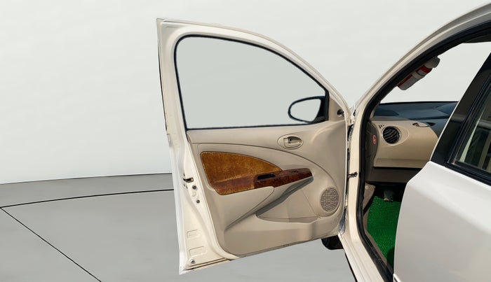 2014 Toyota Etios VD, Diesel, Manual, 25,949 km, LHS Front Door