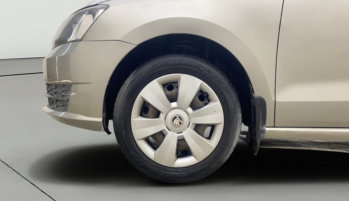 2017 Skoda Rapid 1.6 MPI ACTIVE, Petrol, Manual, 67,939 km, Left Front Wheel