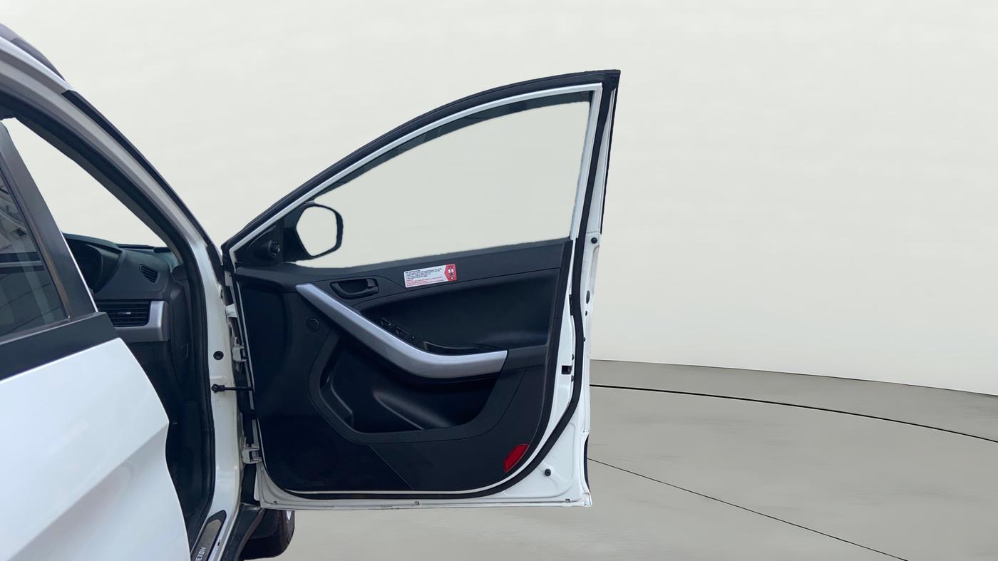 2022 Tata NEXON XMA SUNROOF PETROL, Petrol, Automatic, 27,624 km, RHS Front Door