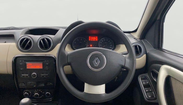 2013 Renault Duster 85 PS RXL DIESEL, Diesel, Manual, 1,49,882 km, Steering Wheel Close Up