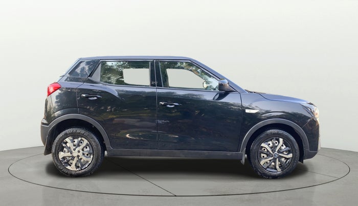 2023 Mahindra XUV300 W4 1.5 DIESEL, Diesel, Manual, 43,274 km, Right Side View