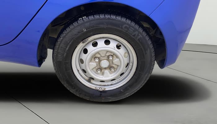 2016 Hyundai Eon ERA +, CNG, Manual, 57,982 km, Left Rear Wheel