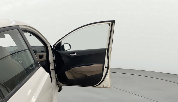 2015 Hyundai Xcent S 1.2, Petrol, Manual, 72,845 km, RHS Front Door