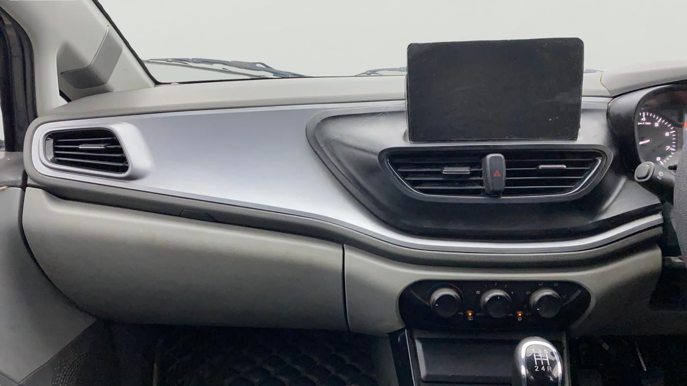 2021 Tata ALTROZ XT PETROL, Petrol, Manual, 64,673 km, Air Conditioner