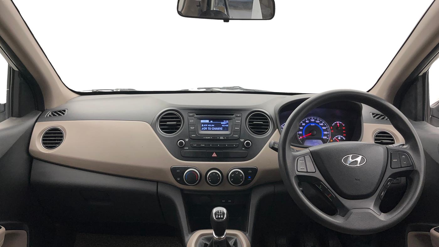 2015 Hyundai Grand i10 SPORTZ 1.2 KAPPA VTVT, Petrol, Manual, 1,06,117 km, Dashboard