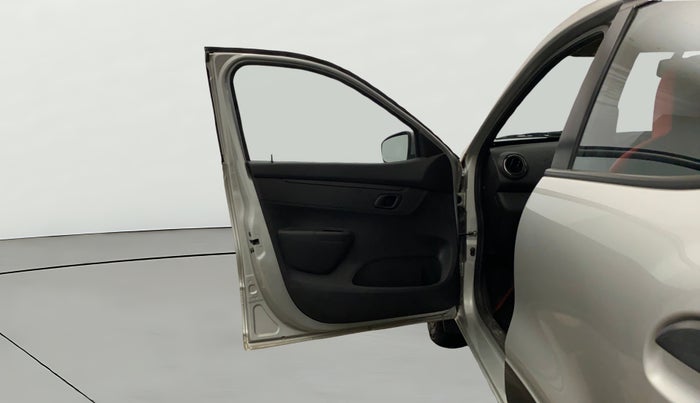 2022 Renault Kwid RXT 1.0, Petrol, Manual, 29,737 km, LHS Front Door