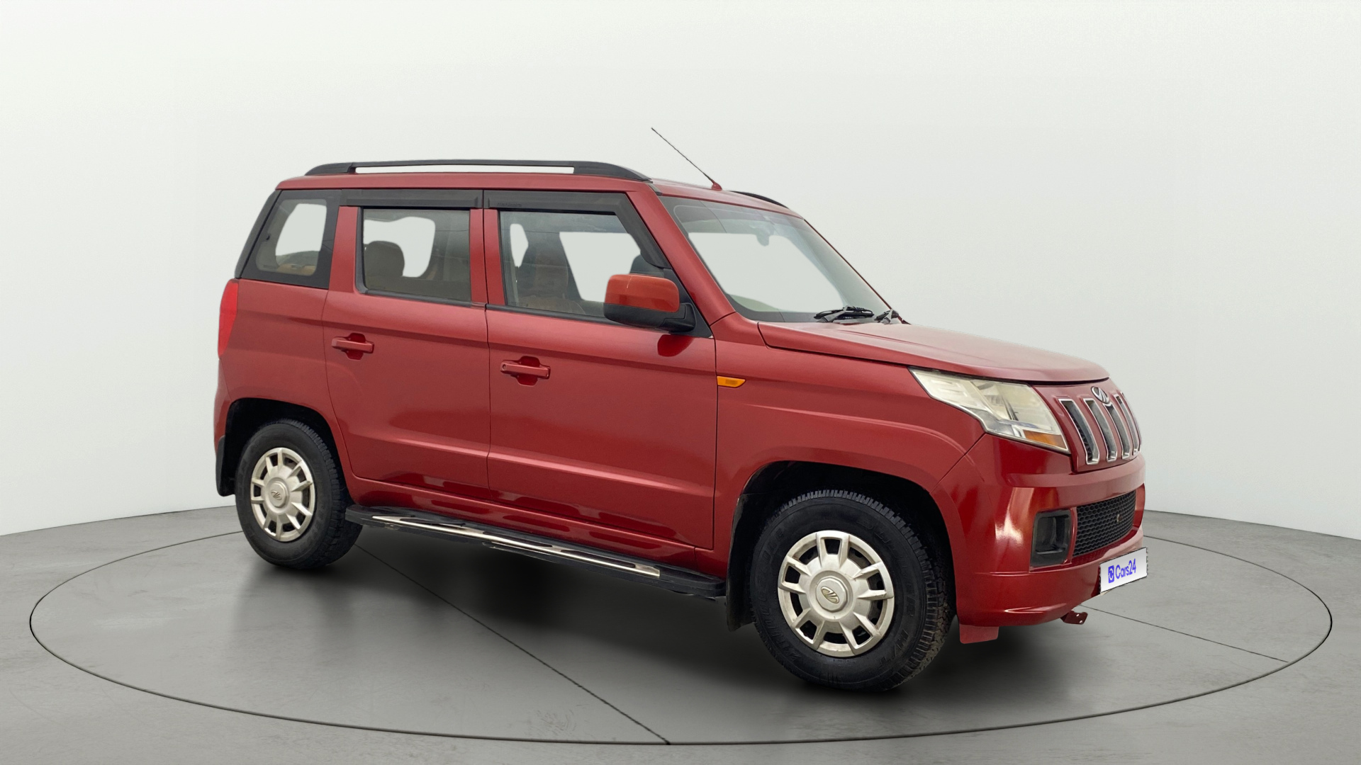 2018 Mahindra TUV300 T6 PLUS