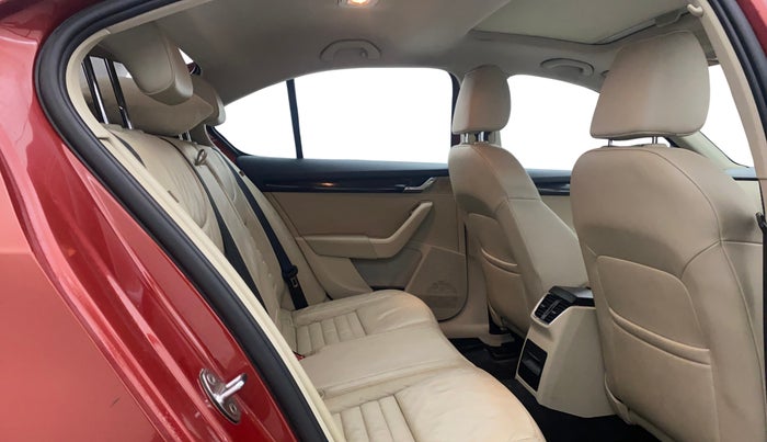 2017 Skoda Octavia STYLE PLUS AT 1.8 TSI, Petrol, Automatic, 1,14,712 km, Right Side Rear Door Cabin