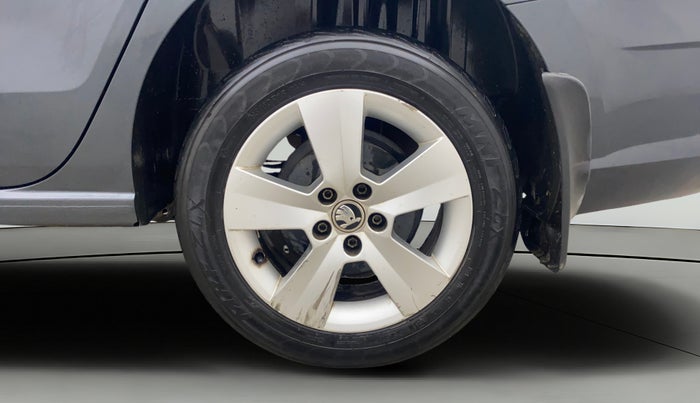 2018 Skoda Rapid AMBITION 1.5 TDI AT, Diesel, Automatic, 1,31,856 km, Left Rear Wheel