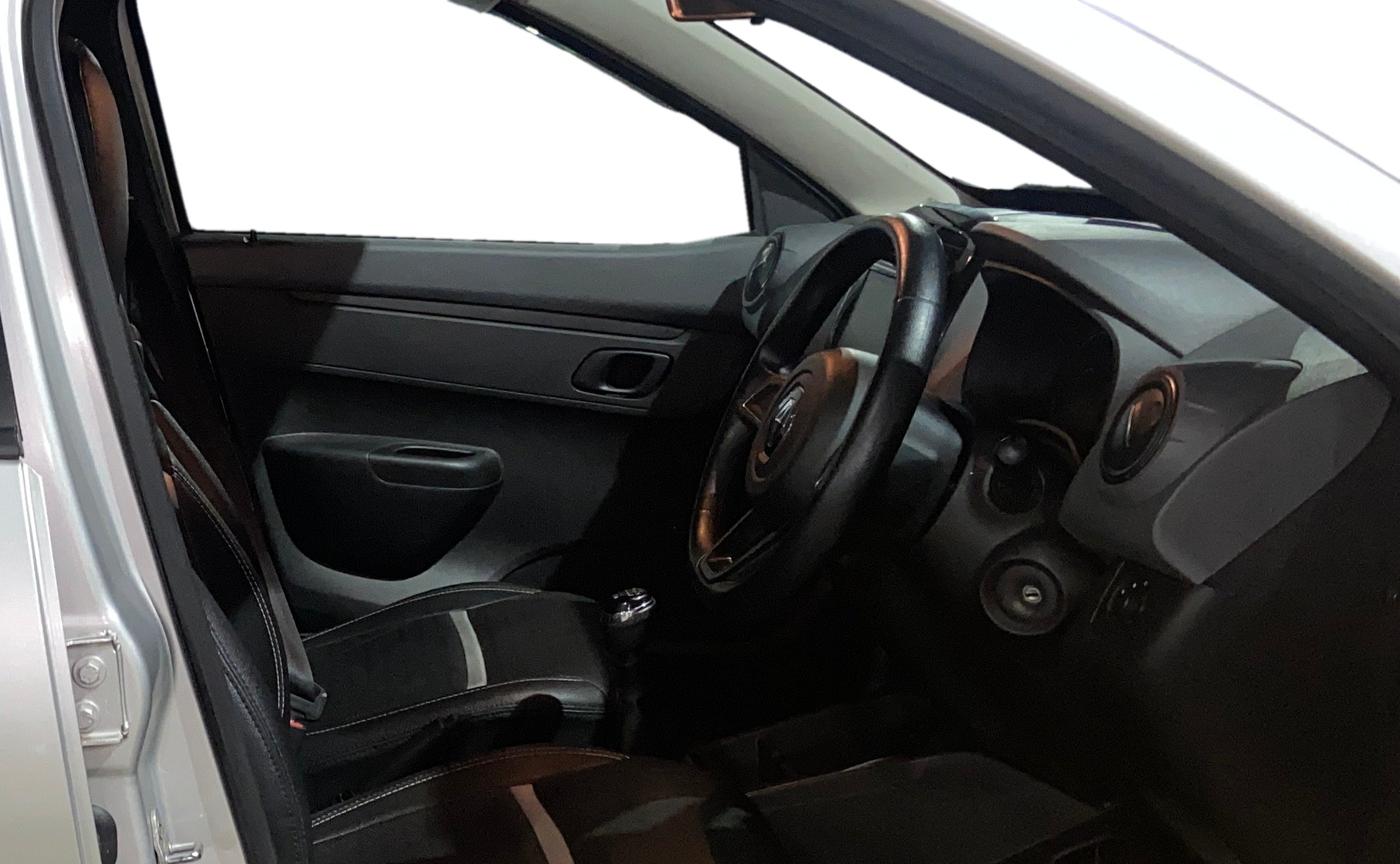 2022 Renault Kwid RXT 1.0 (O), Petrol, Manual, 37,868 km, Right Side Front Door Cabin