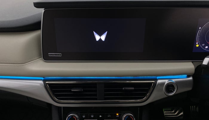 2024 Mahindra XUV700 AX 7 Luxury Pack Petrol AT 6 STR, Petrol, Automatic, 2,678 km, Air Conditioner