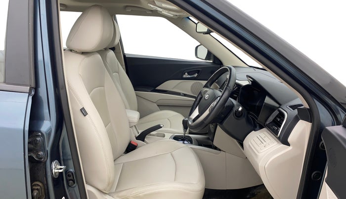 2021 Mahindra XUV300 W8 (O) 1.2 PETROL AMT, Petrol, Automatic, 78,608 km, Right Side Front Door Cabin