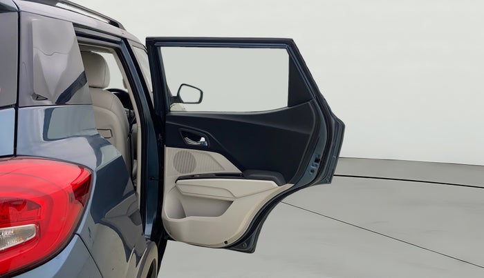 2021 Mahindra XUV300 W8 (O) 1.2 PETROL AMT, Petrol, Automatic, 78,608 km, RHS Rear Door