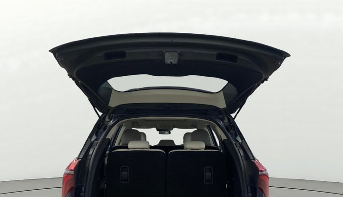 2021 Mahindra XUV700 AX 7 P MT 7 STR, Petrol, Manual, 79,059 km, Boot Door Open