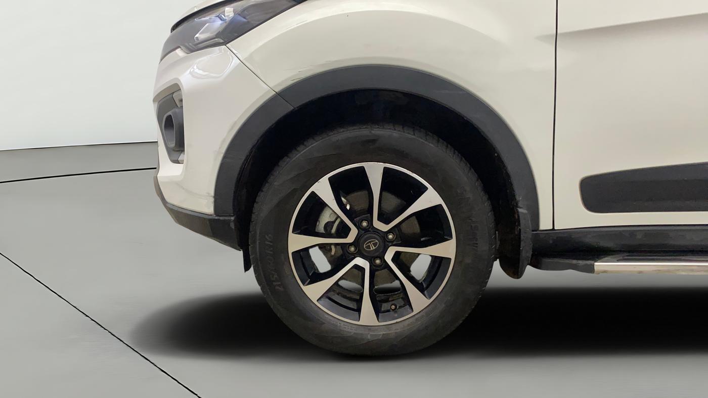 2021 Tata NEXON XZ PLUS DIESEL SUNROOF, Diesel, Manual, 1,02,332 km, Left Front Wheel