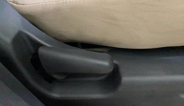 2018 Maruti Wagon R 1.0 VXI, Petrol, Manual, 57,177 km, Driver Side Adjustment Panel