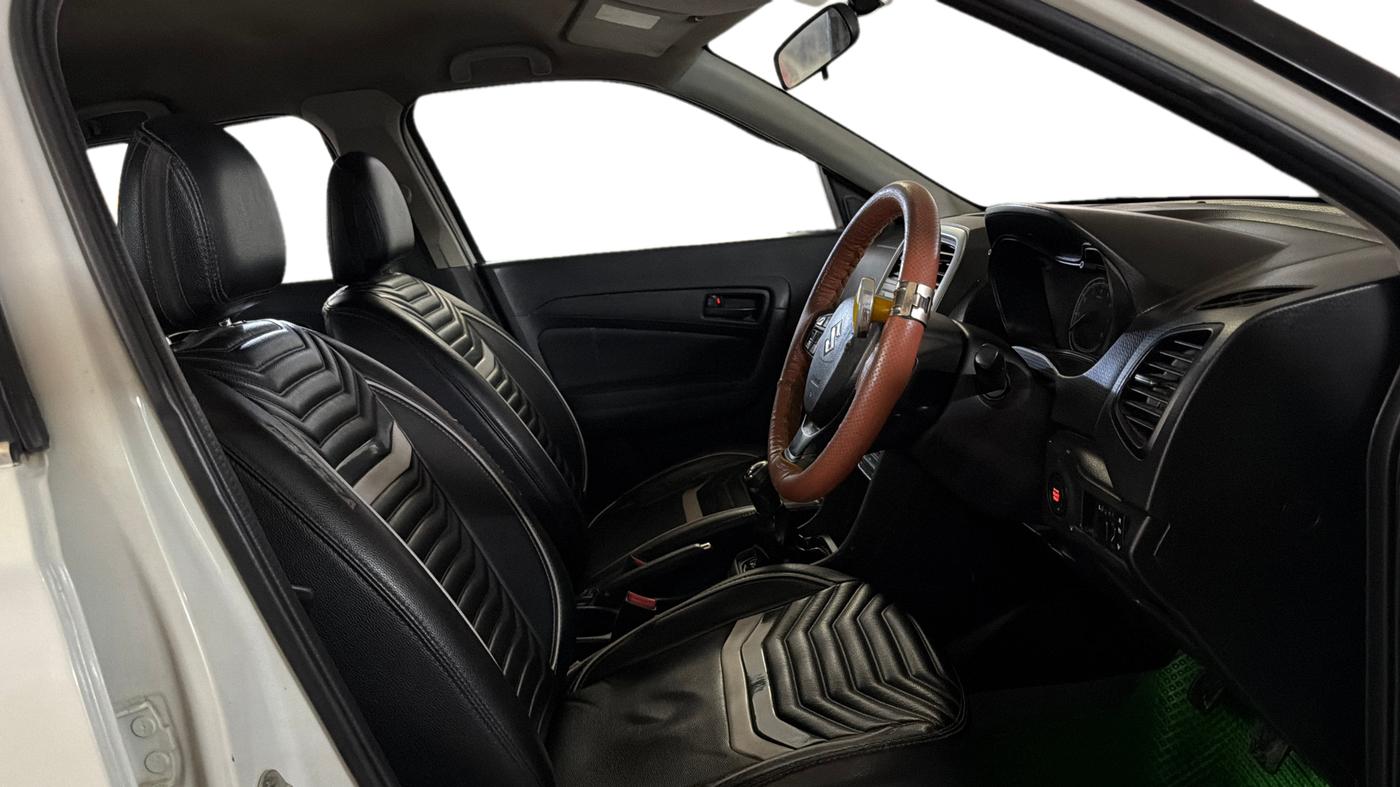 2021 Maruti Vitara Brezza VXI, Petrol, Manual, 1,13,698 km, Right Side Front Door Cabin
