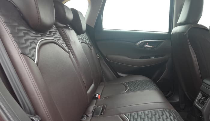 2023 Toyota URBAN CRUISER HYRYDER G HYBRID, Hybrid, Automatic, 64,269 km, Right Side Rear Door Cabin