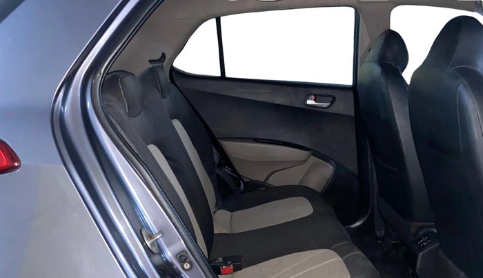 2016 Hyundai Grand i10 SPORTZ 1.2 KAPPA VTVT, CNG, Manual, 62,585 km, Right Side Rear Door Cabin