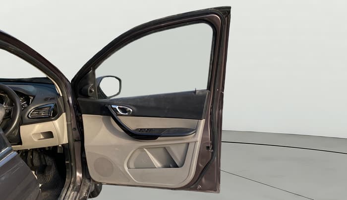 2018 Tata Tiago XZ PETROL, Petrol, Manual, 27,226 km, RHS Front Door