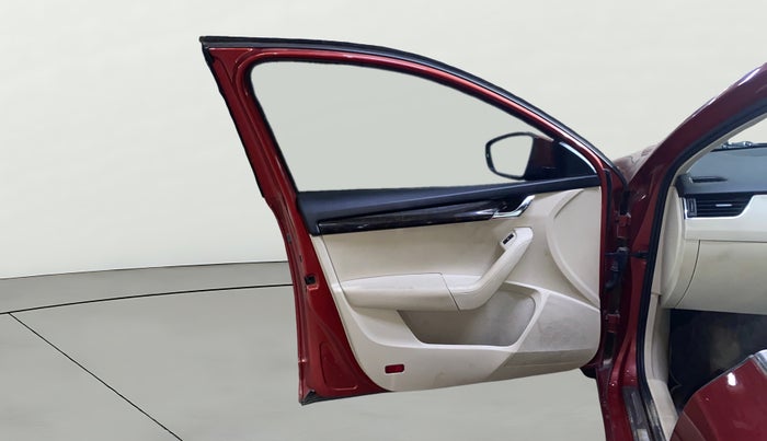 2016 Skoda Octavia STYLE PLUS AT 1.8 TSI, Petrol, Automatic, 53,253 km, LHS Front Door