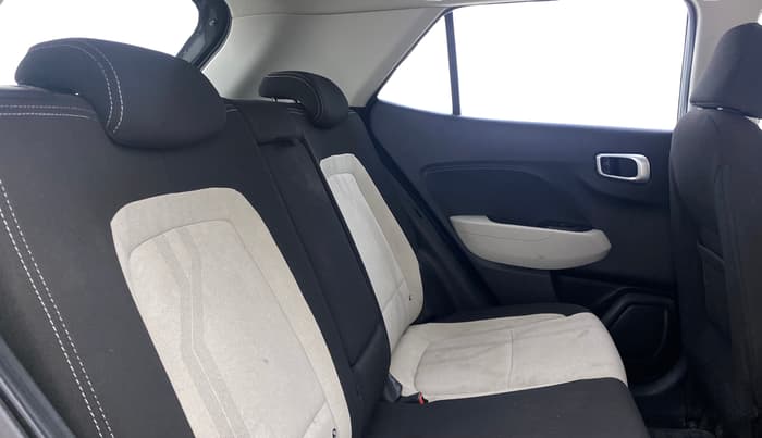 2022 Hyundai VENUE SX 1.2 PETROL, Petrol, Manual, 69,391 km, Right Side Rear Door Cabin