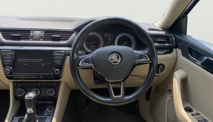 2017 Skoda Superb L&K 1.8 TSI AT, Petrol, Automatic, 42,342 km, Steering Wheel Close Up