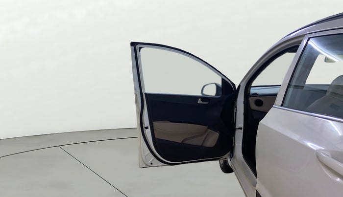 2018 Hyundai Grand i10 SPORTZ 1.2 KAPPA VTVT, CNG, Manual, 44,362 km, LHS Front Door