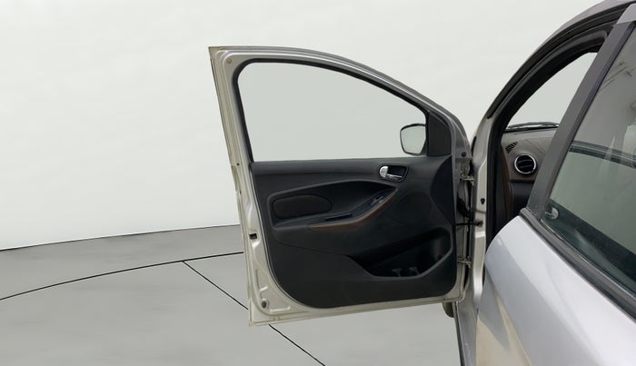 2018 Ford FREESTYLE TITANIUM PLUS 1.2 PETROL, Petrol, Manual, 31,709 km, LHS Front Door