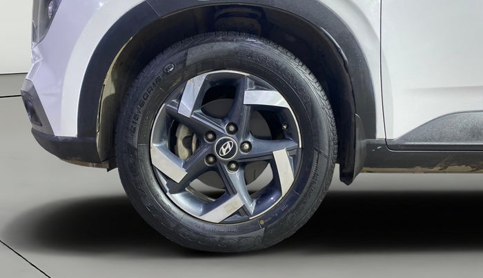 2020 Hyundai VENUE SX 1.5 CRDI, Diesel, Manual, 91,838 km, Left Front Wheel