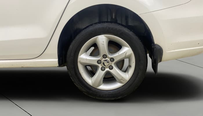 2014 Skoda Rapid AMBITION 1.6 MPI AT PLUS, Petrol, Automatic, 50,835 km, Left Rear Wheel