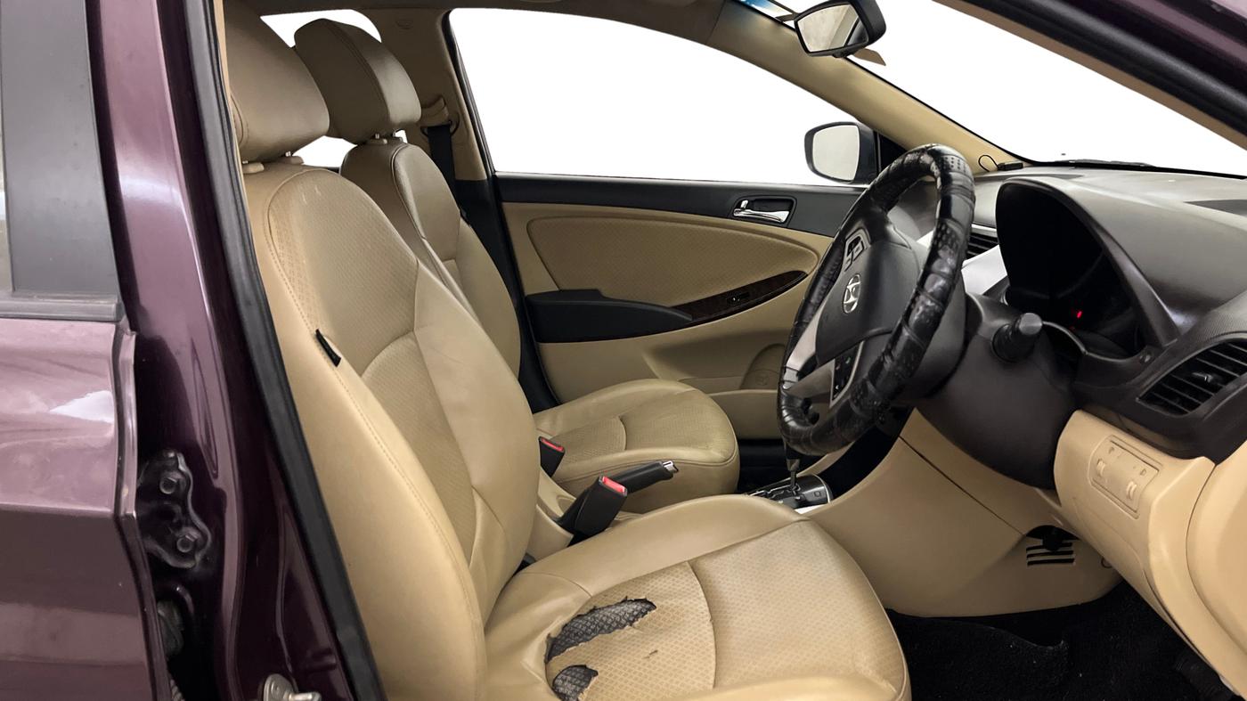2013 Hyundai Verna FLUIDIC 1.6 VTVT SX OPT AT, Petrol, Automatic, 1,02,812 km, Right Side Front Door Cabin
