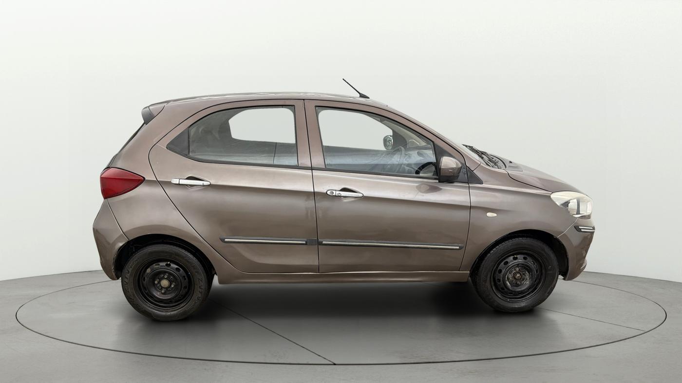 2017 Tata Tiago XT PETROL, Petrol, Manual, 54,084 km, Right Side View