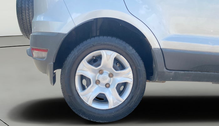 2016 Ford Ecosport AMBIENTE 1.5L PETROL, Petrol, Manual, 1,00,605 km, Right Rear Wheel