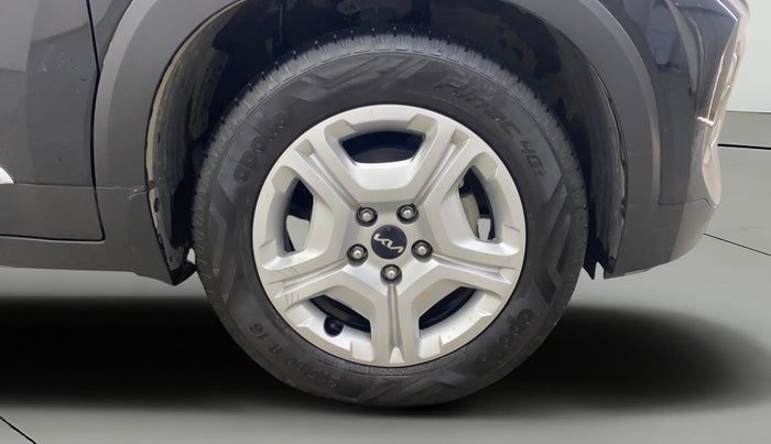 2021 KIA SONET HTK PLUS 1.0 IMT, Petrol, Manual, 23,140 km, Right Front Wheel