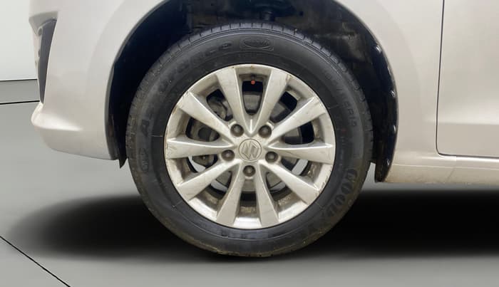 2014 Maruti Ertiga ZXI, Petrol, Manual, 78,573 km, Left Front Wheel