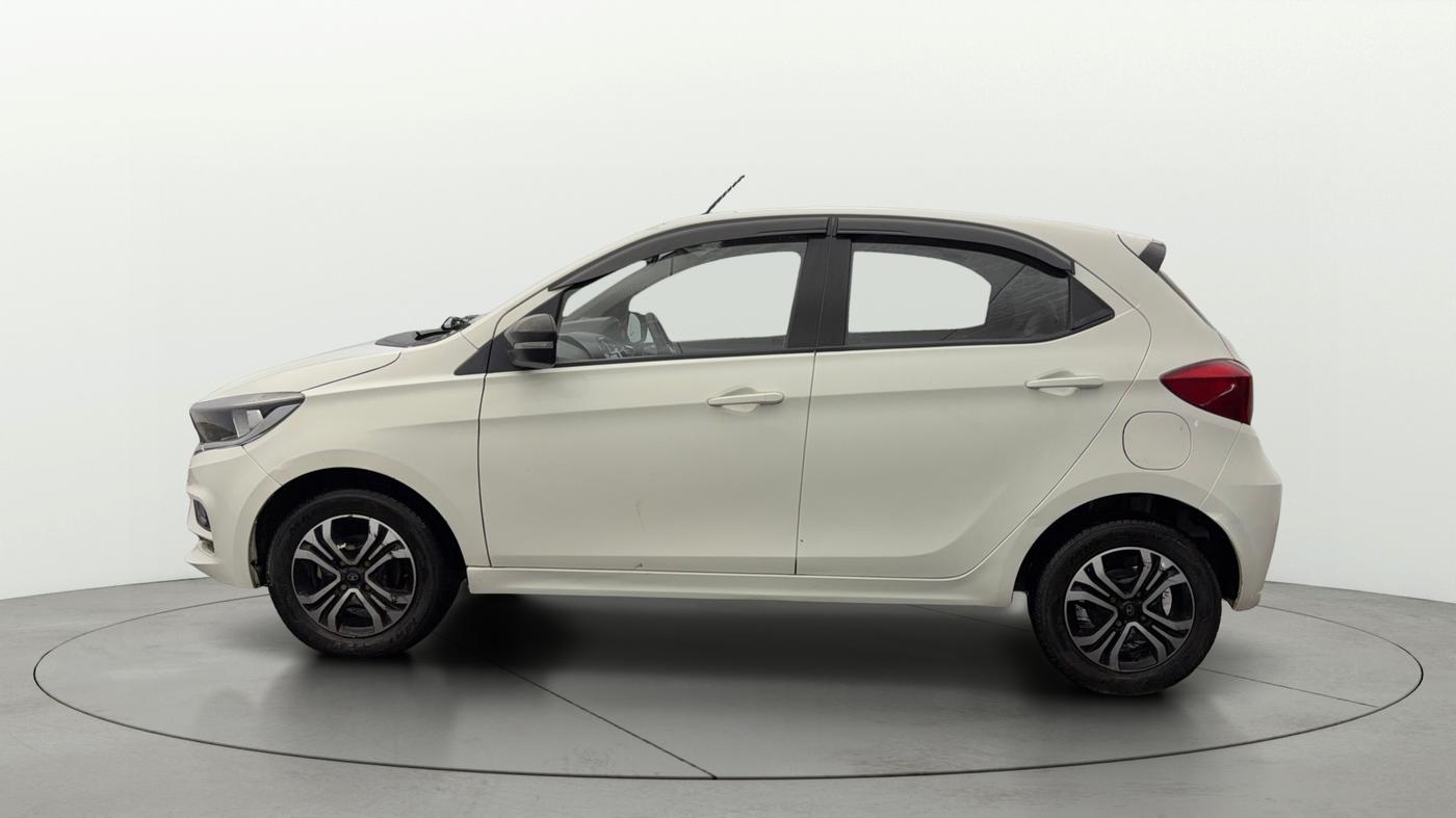2024 Tata Tiago XT PETROL, CNG, Manual, 29,890 km, Left Side
