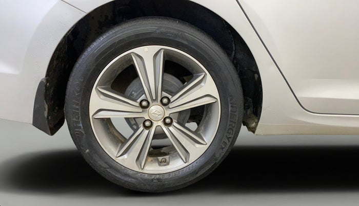 2017 Hyundai Verna 1.6 VTVT SX O, CNG, Manual, 63,998 km, Right Rear Wheel