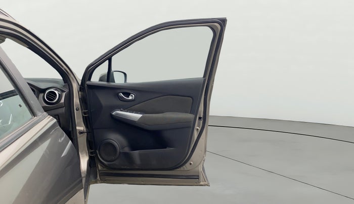 2022 Nissan Kicks XV 1.5, Petrol, Manual, 53,470 km, RHS Front Door