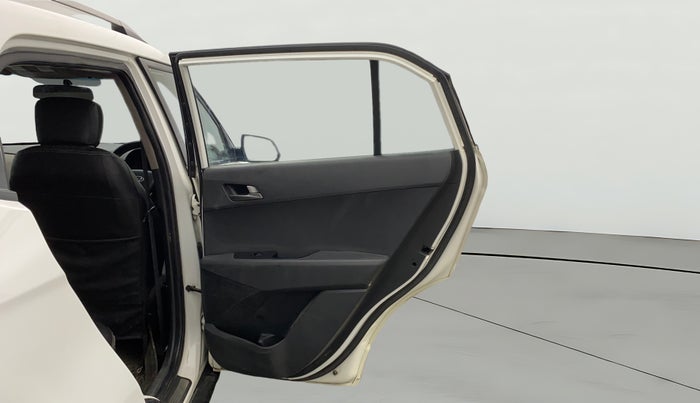 2015 Hyundai Creta  SX 1.6 Petrol , Petrol, Manual, 1,16,376 km, RHS Rear Door