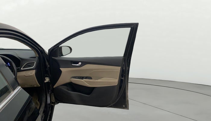 2018 Hyundai Verna 1.6 SX (O) CRDI MT, Diesel, Manual, 1,34,560 km, RHS Front Door