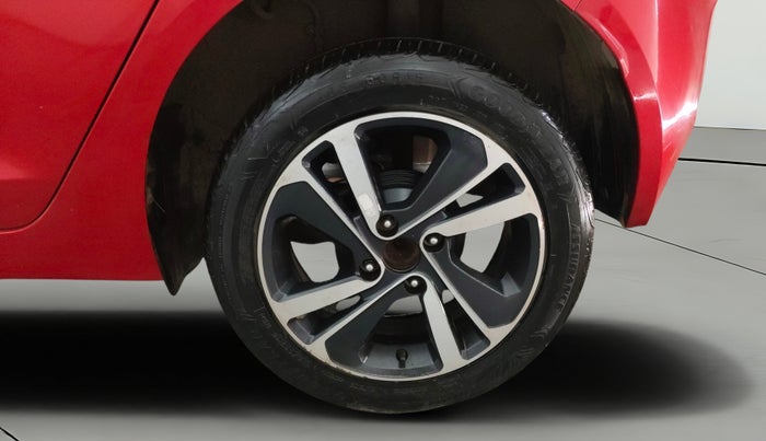 2022 Tata ALTROZ XZ DIESEL, Diesel, Manual, 60,344 km, Left Rear Wheel