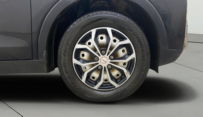 2022 Mahindra XUV300 W4 1.2 PETROL, Petrol, Manual, 38,721 km, Right Front Wheel