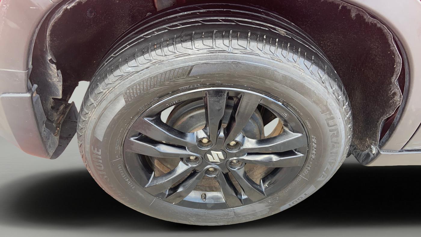 2018 Maruti Vitara Brezza ZDI AMT, Diesel, Automatic, 78,996 km, Right Rear Wheel