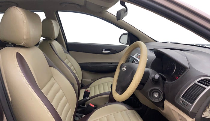 2012 Hyundai i20 MAGNA (O) 1.2, Petrol, Manual, 73,362 km, Right Side Front Door Cabin